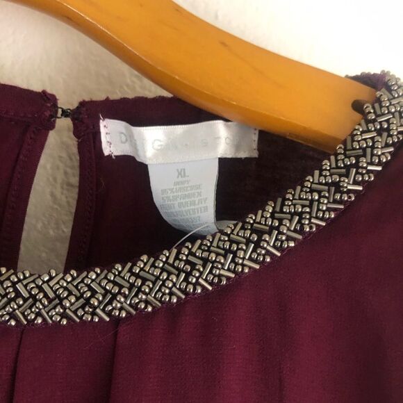 Design History pleaded front sleeveless dark cherry detail neck blouse size XL - Picture 3 of 7